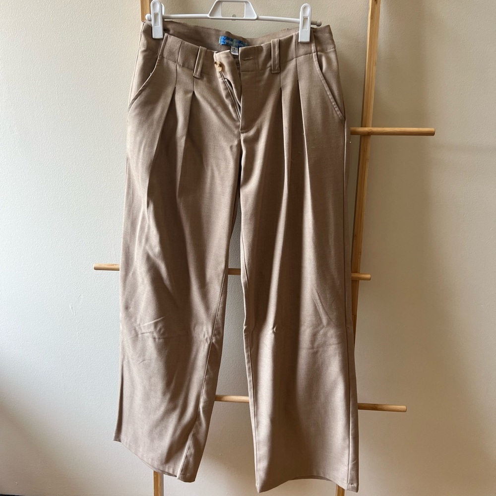 Trendy UO low rise trouser size 4